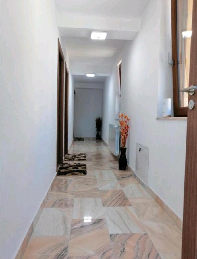 فندق Casa Gabi'S Orşova المظهر الخارجي الصورة